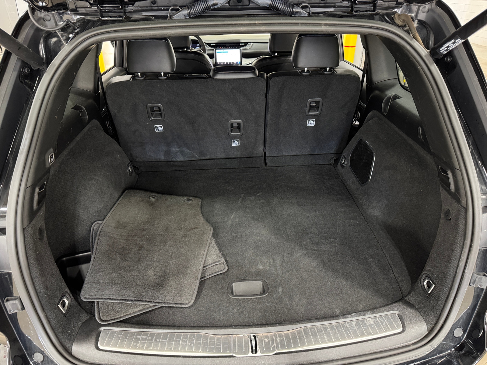 Thumbnail: 2023 Jeep Grand Cherokee - 6