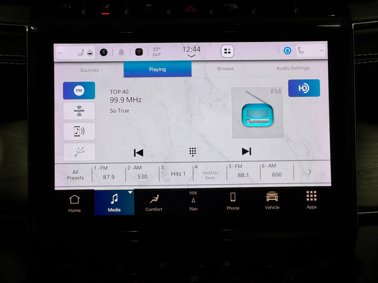 Thumbnail: 2023 Jeep Grand Cherokee - 3