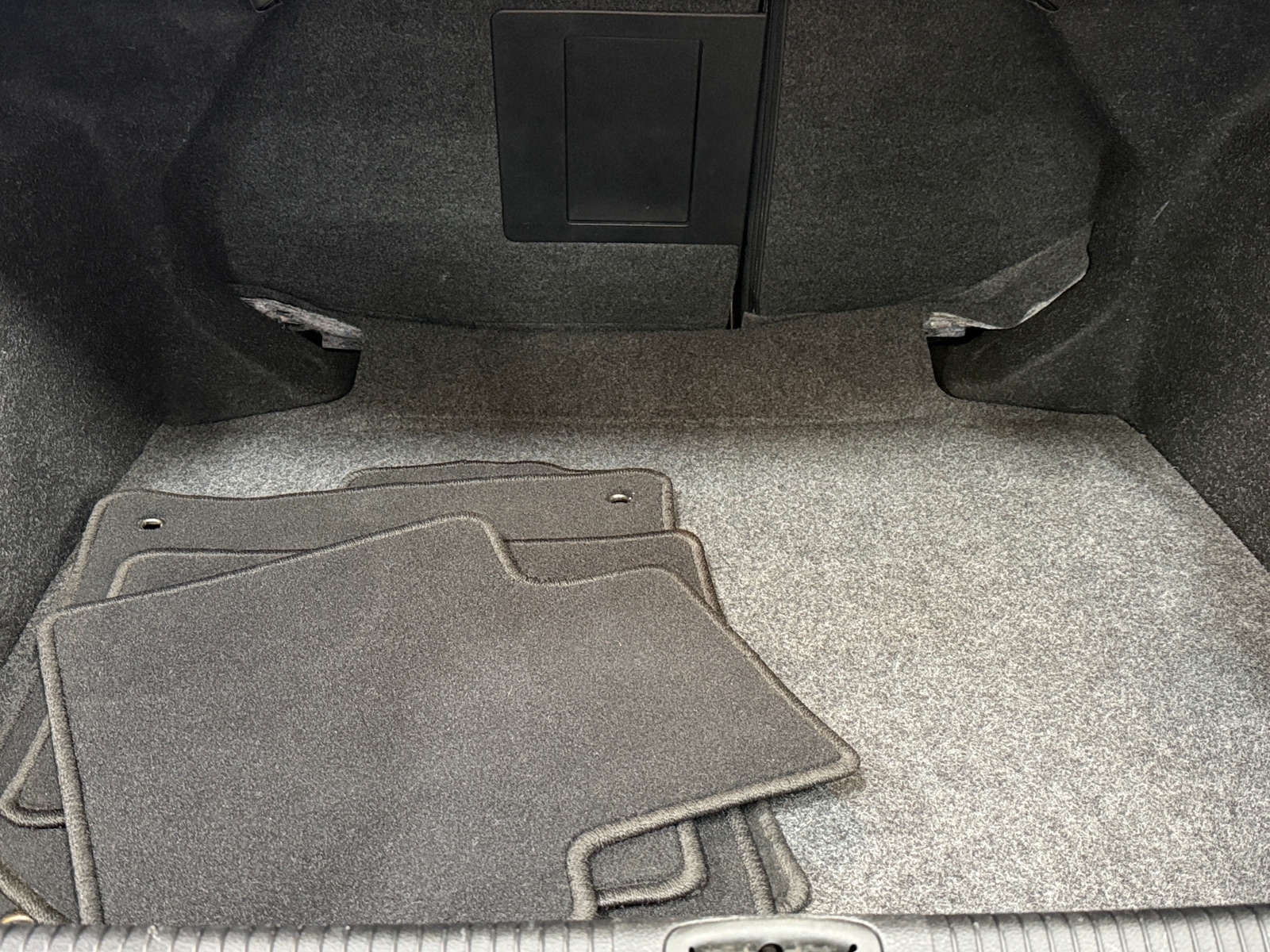 Thumbnail: 2016 Chrysler 200 - 7