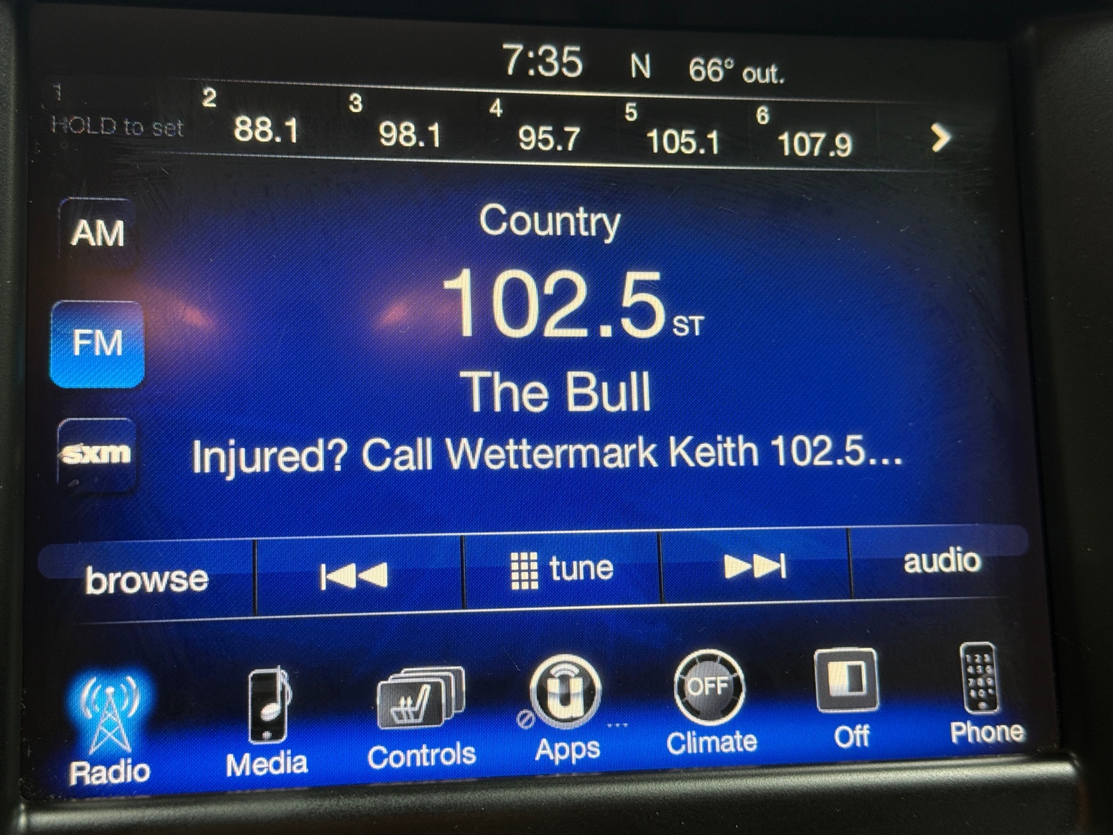 Thumbnail: 2016 Chrysler 200 - 4