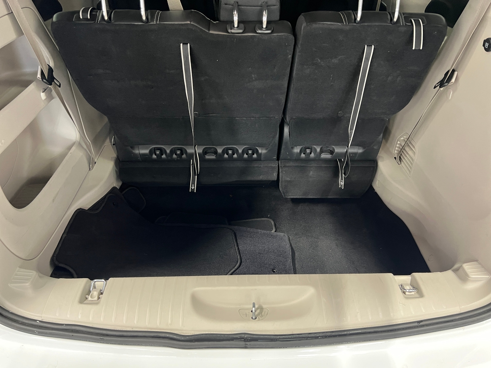 Thumbnail: 2024 Chrysler Pacifica - 6