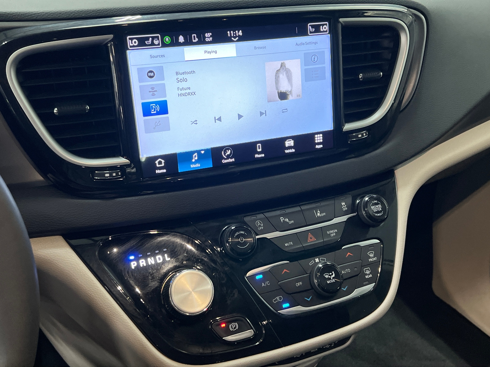 Thumbnail: 2024 Chrysler Pacifica - 3