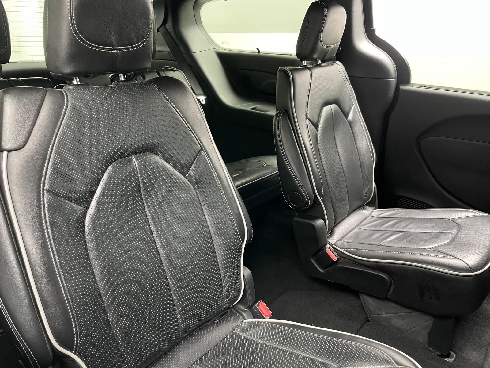 Thumbnail: 2025 Chrysler Pacifica - 6