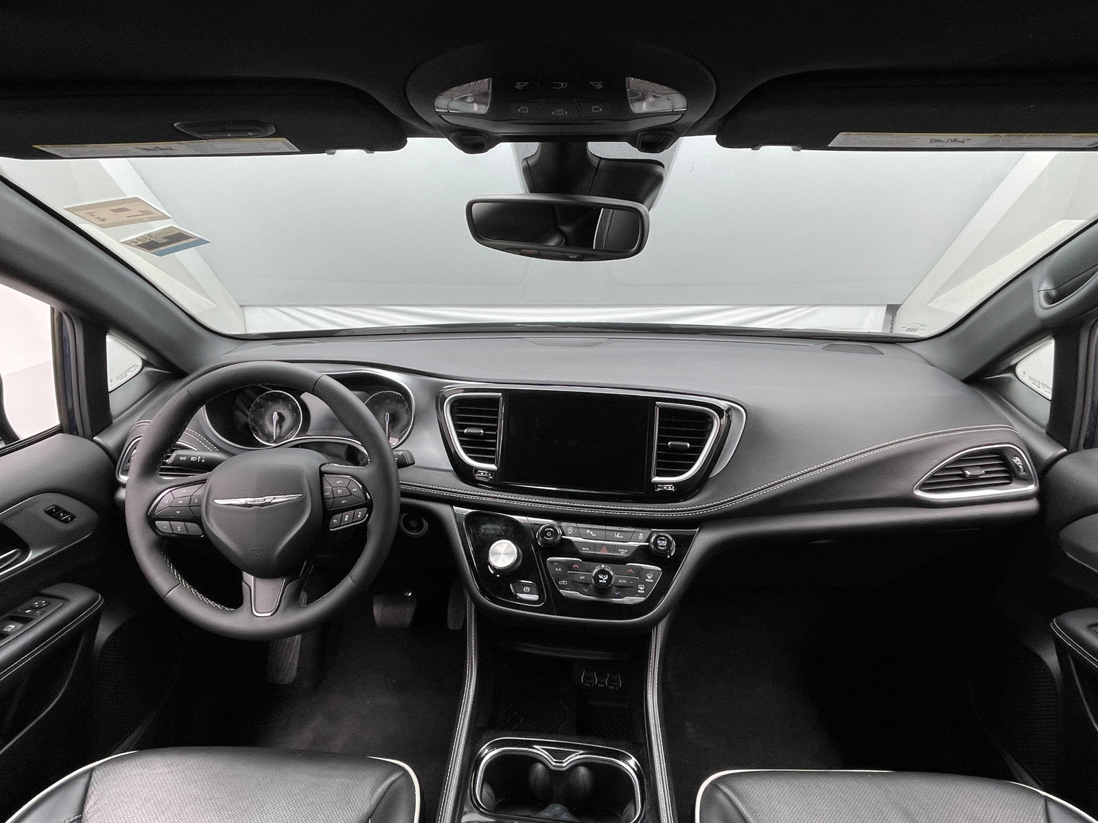 Thumbnail: 2025 Chrysler Pacifica - 3