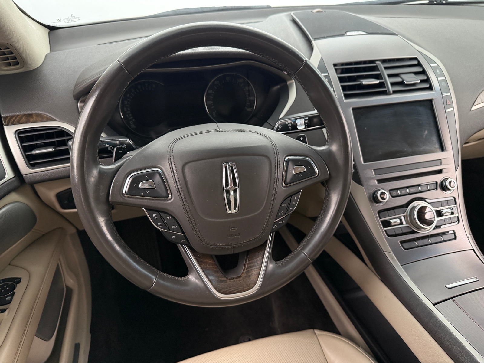 Thumbnail: 2017 Lincoln MKZ - 4