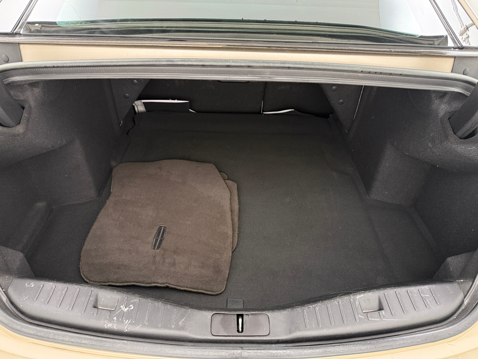 Thumbnail: 2017 Lincoln MKZ - 6