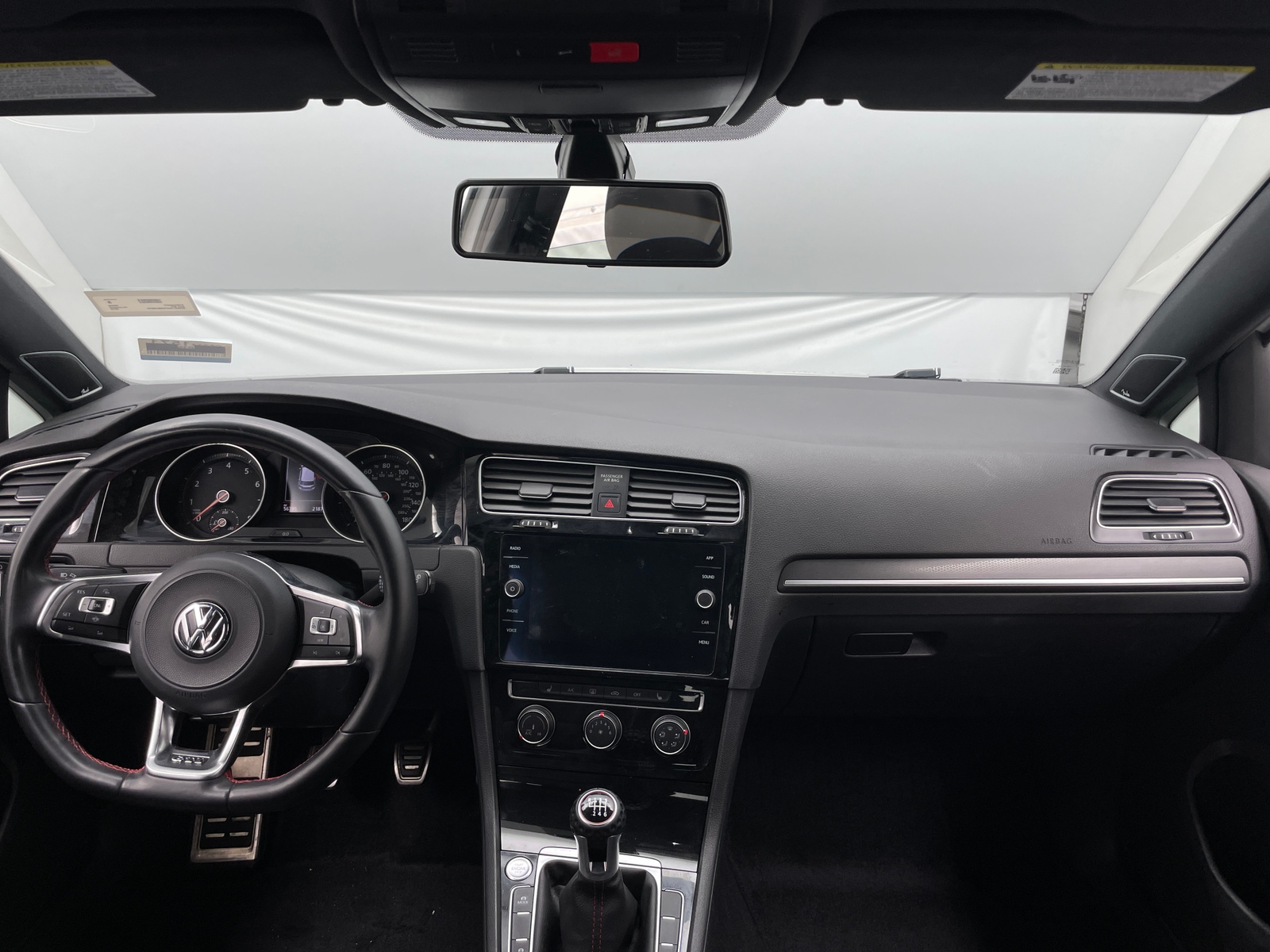 Thumbnail: 2019 Volkswagen Golf - 2