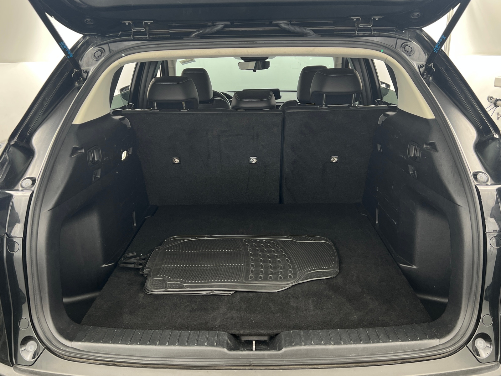 Thumbnail: 2025 Mazda CX-50 - 6