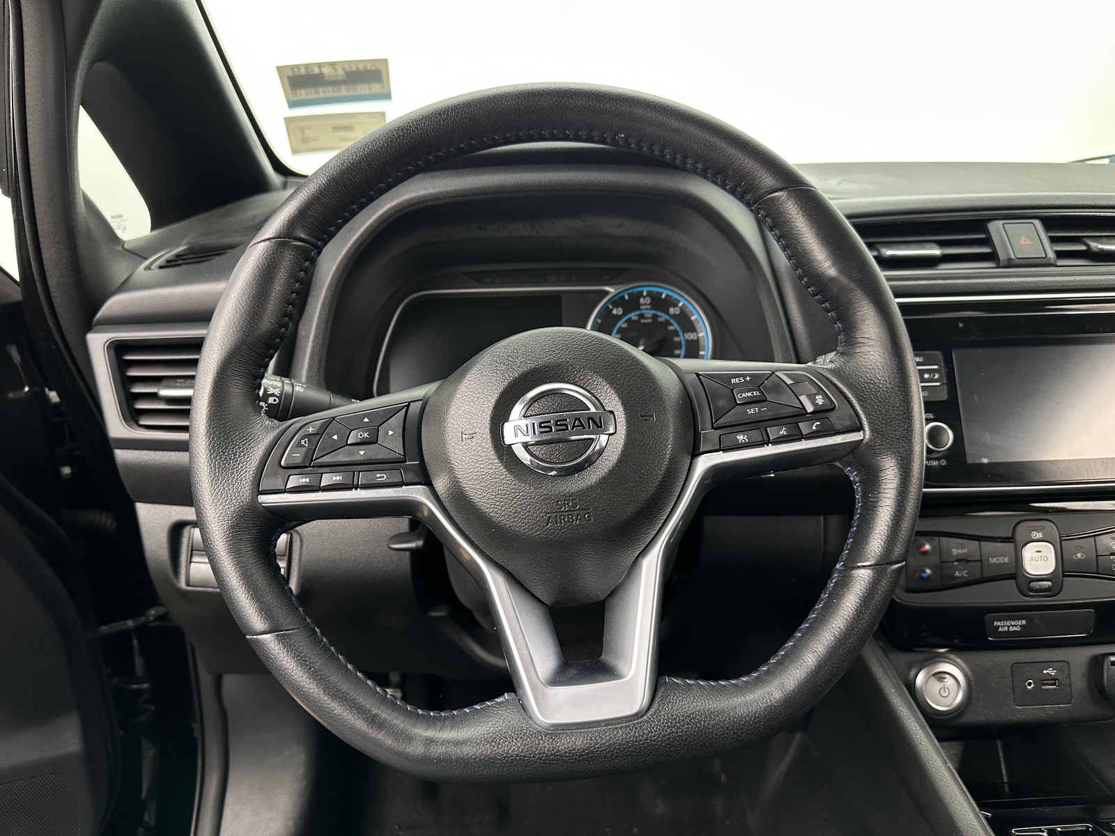 Thumbnail: 2018 Nissan Leaf - 5