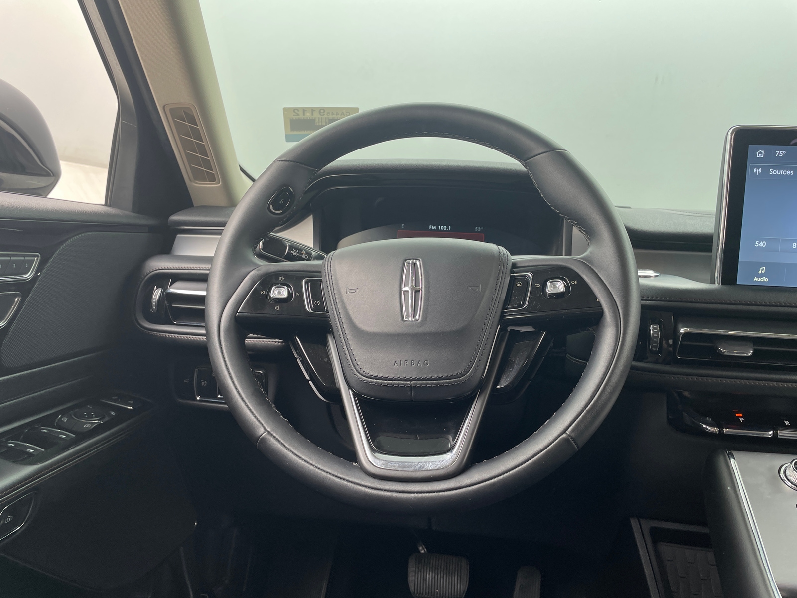 Thumbnail: 2023 Lincoln Aviator - 4