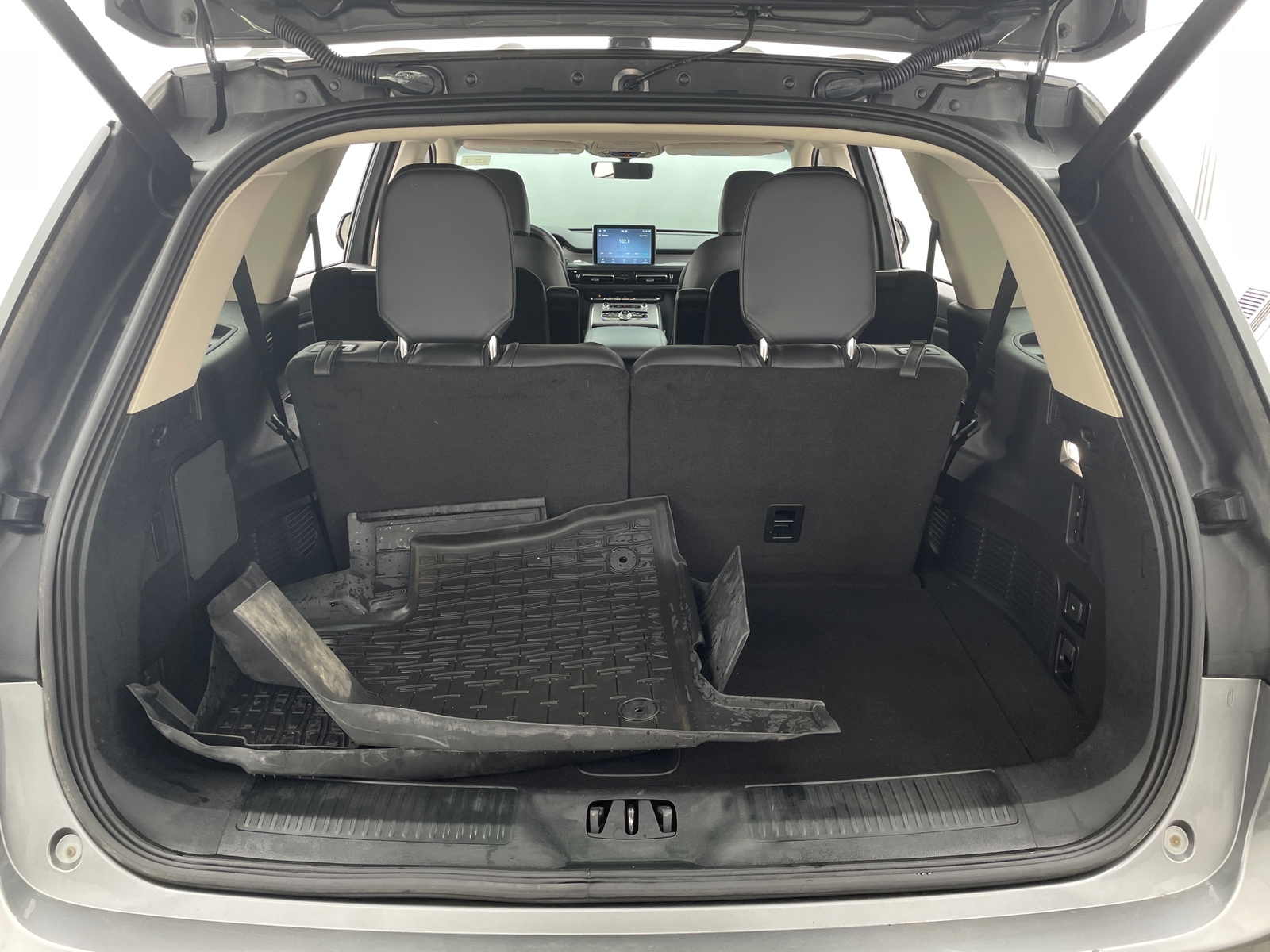 Thumbnail: 2023 Lincoln Aviator - 6