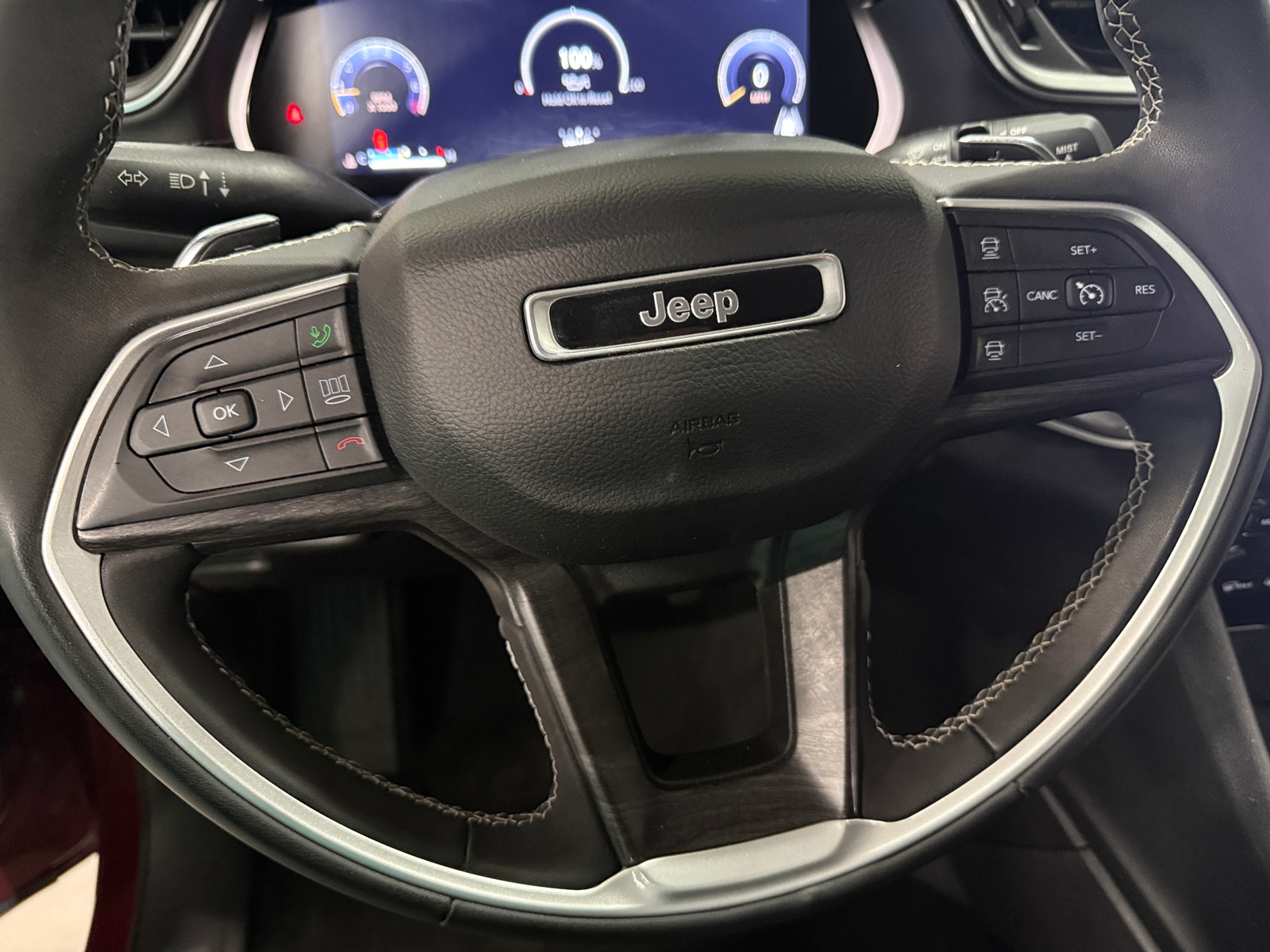 Thumbnail: 2023 Jeep Grand Cherokee - 4