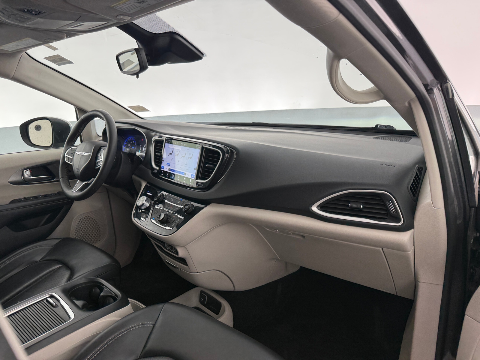 Thumbnail: 2023 Chrysler Pacifica - 2