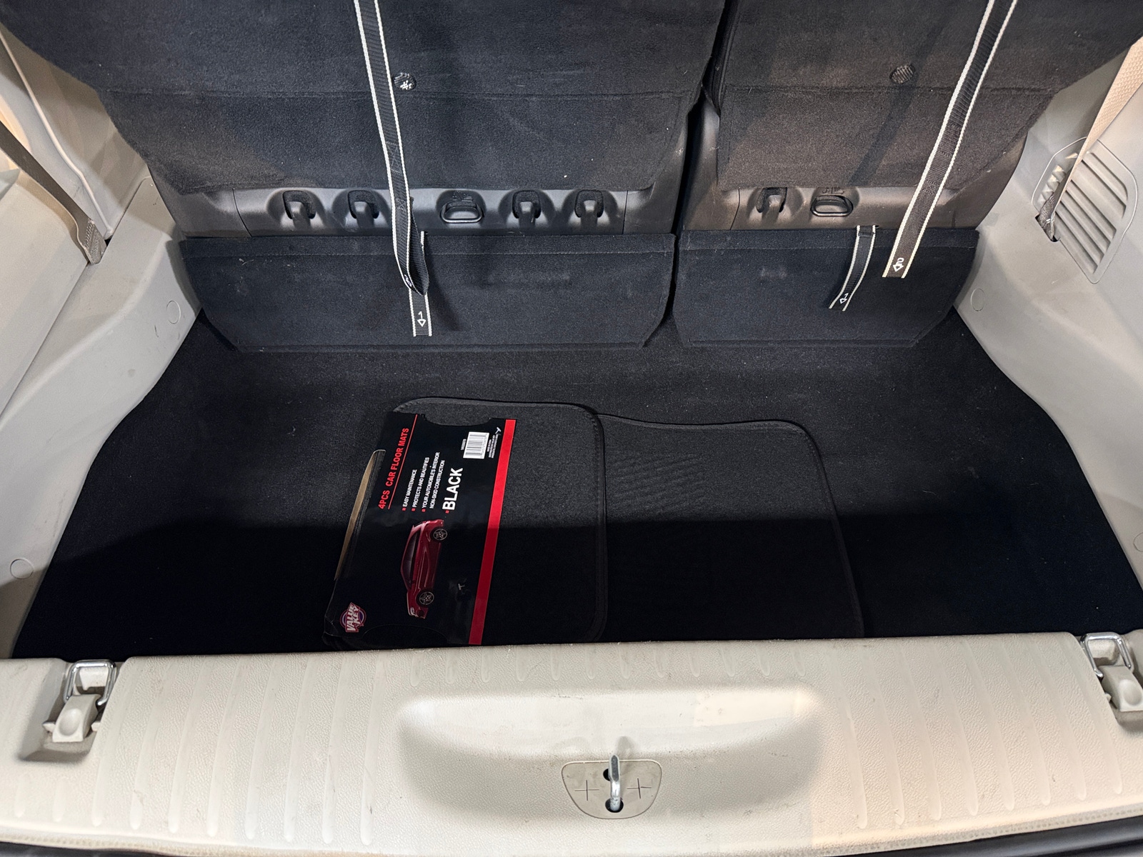 Thumbnail: 2023 Chrysler Pacifica - 6