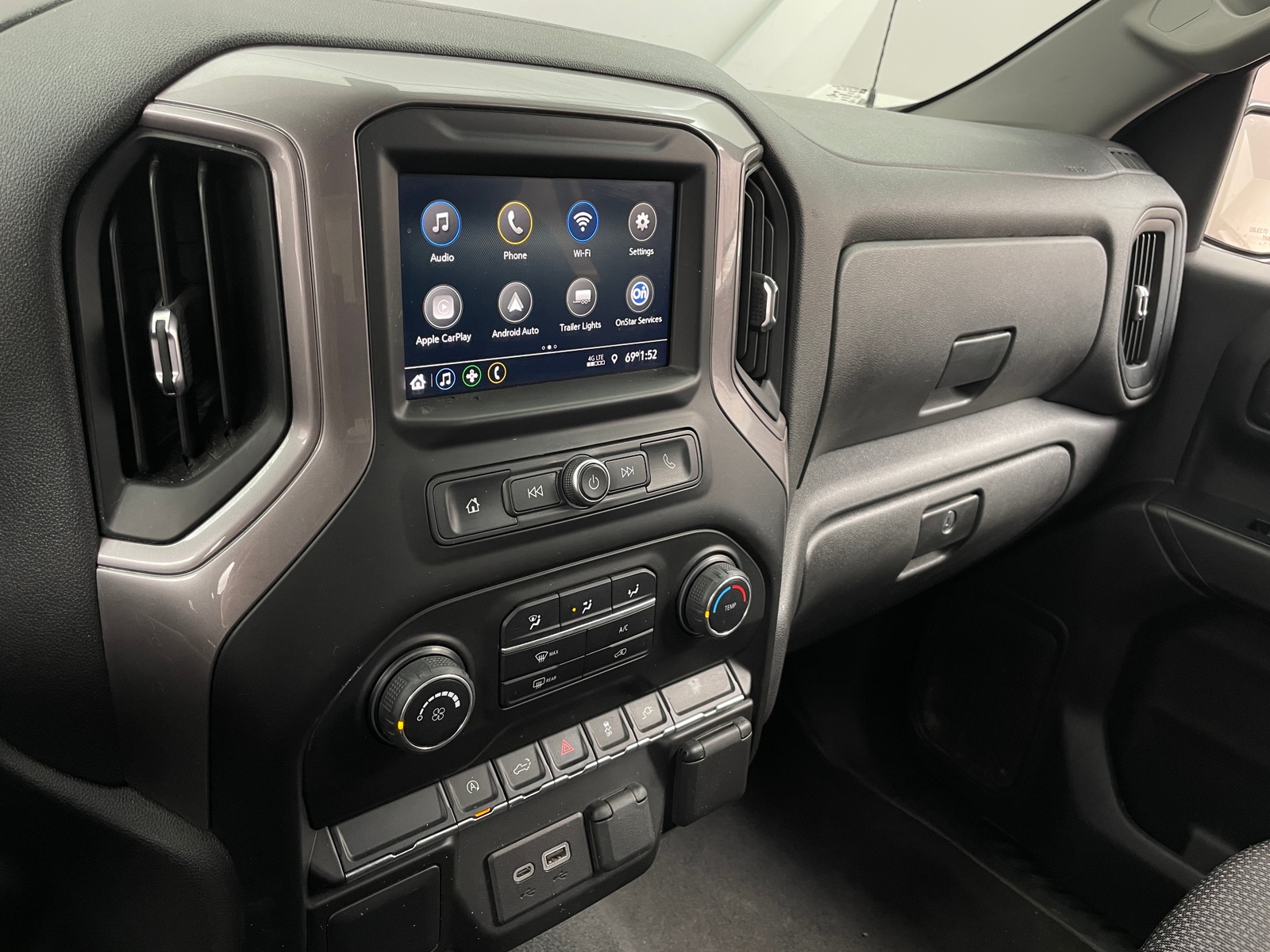 Thumbnail: 2021 Chevrolet Silverado 1500 - 4