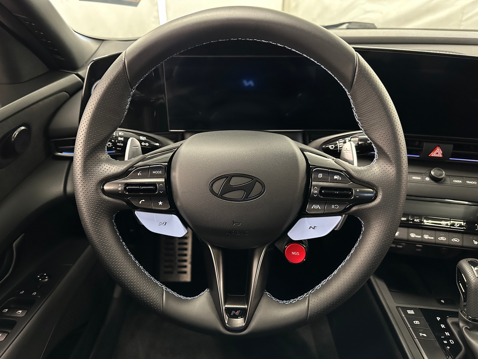 Thumbnail: 2025 Hyundai Elantra - 4