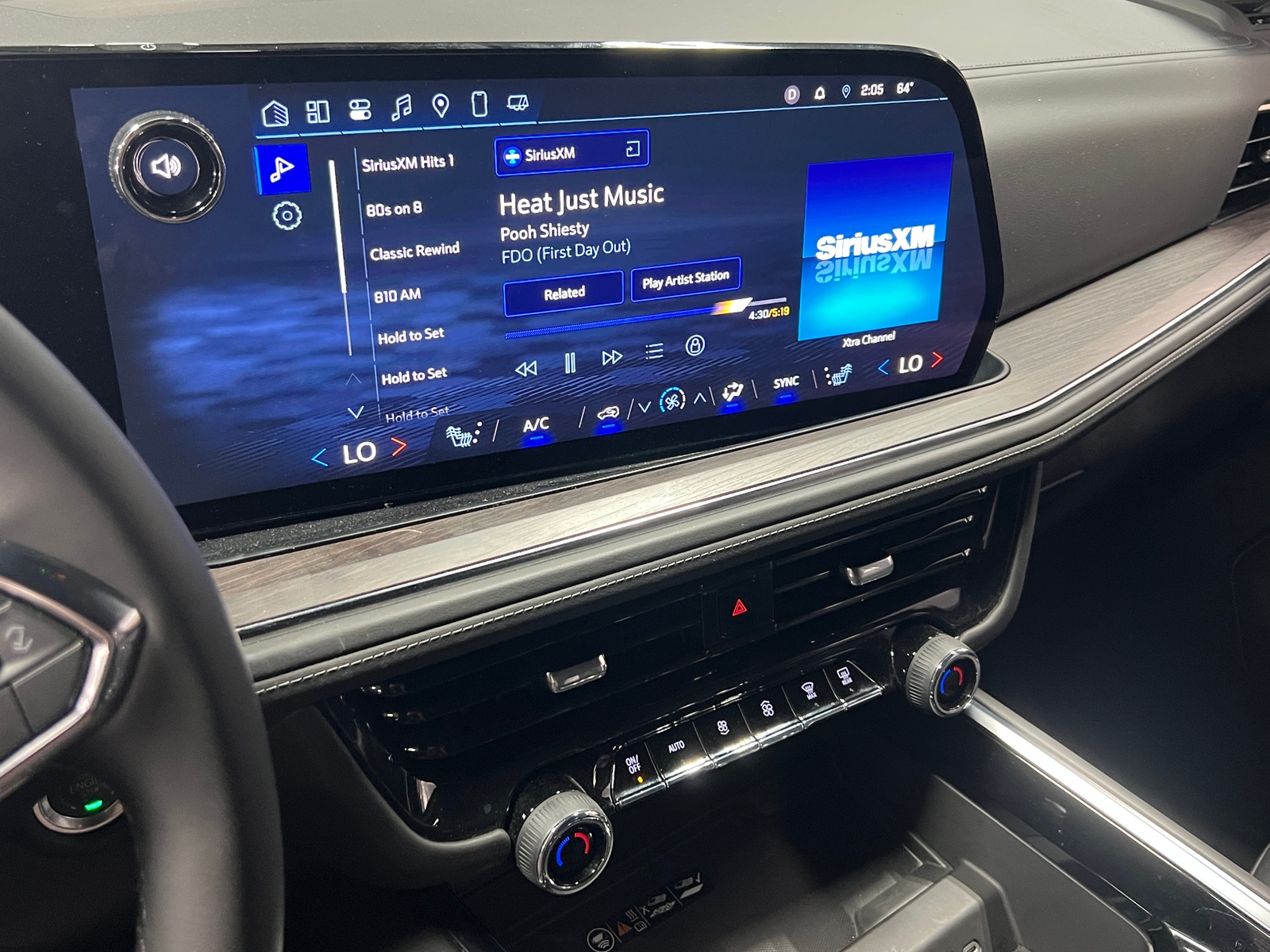 Thumbnail: 2025 Chevrolet Suburban - 3