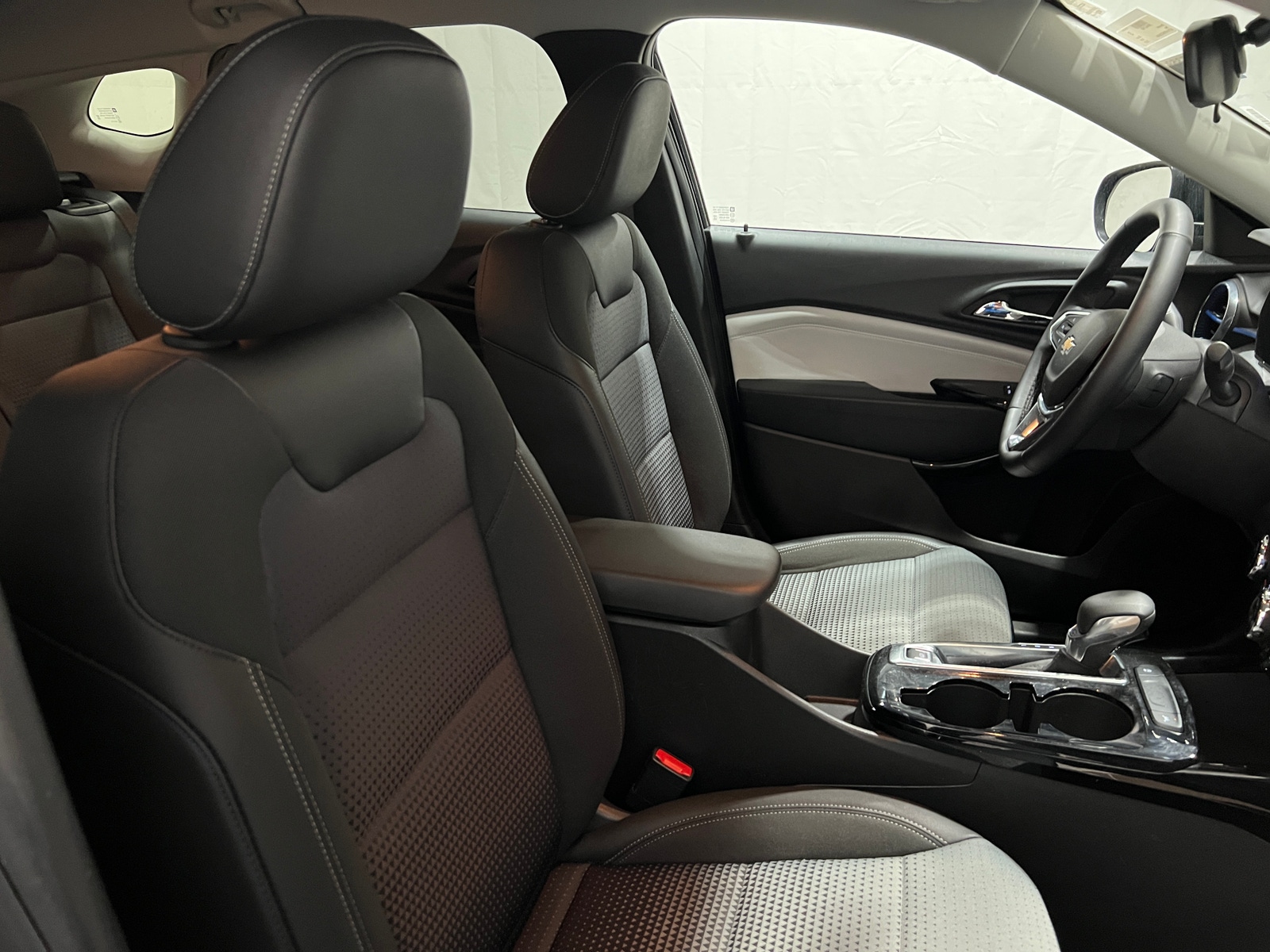 Thumbnail: 2025 Chevrolet Trax - 2