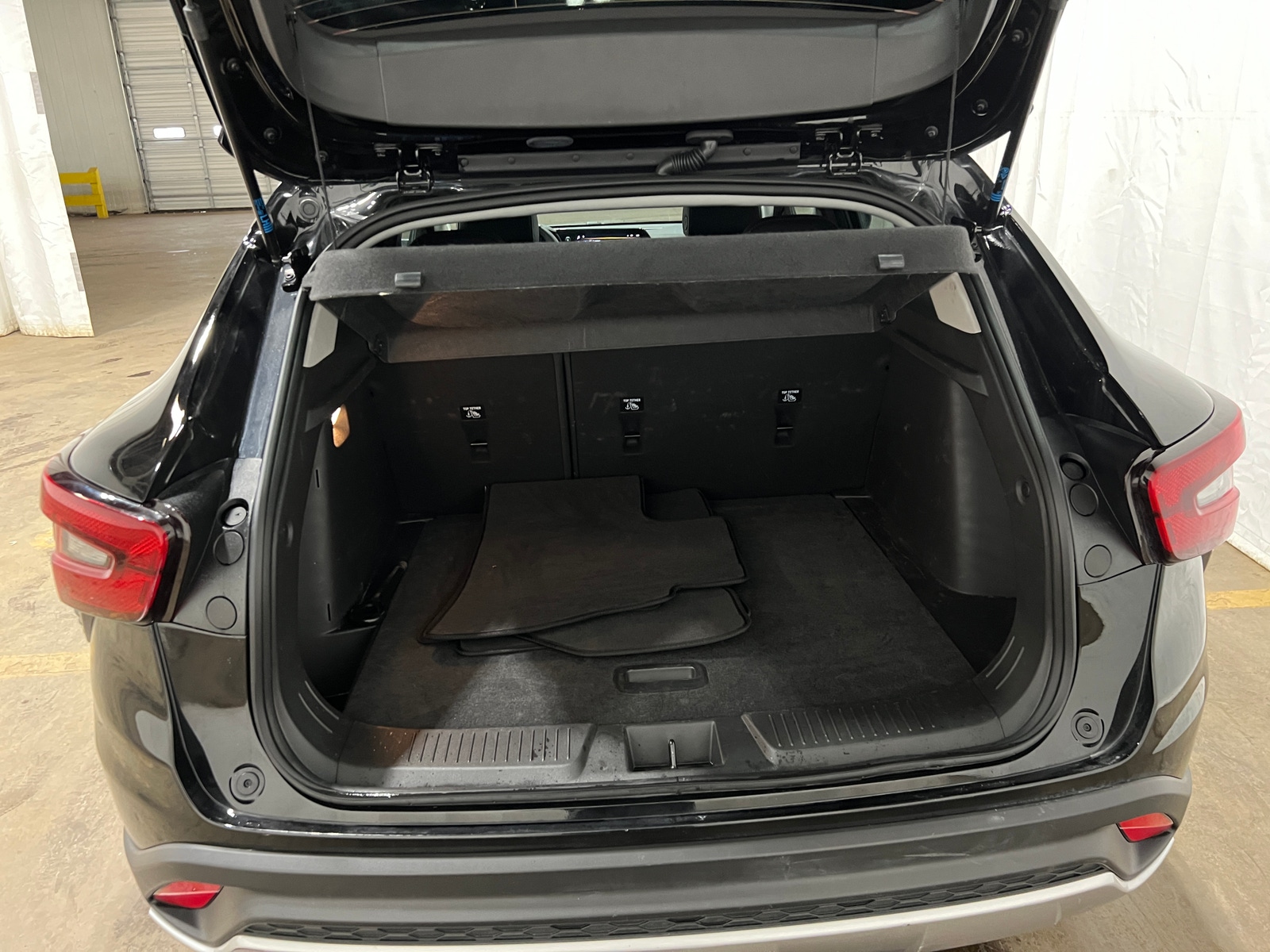 Thumbnail: 2025 Chevrolet Trax - 7