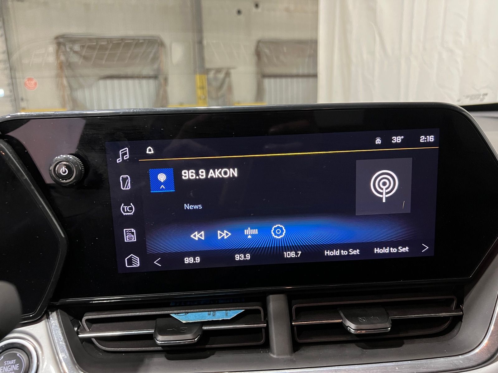 Thumbnail: 2025 Chevrolet Trax - 4