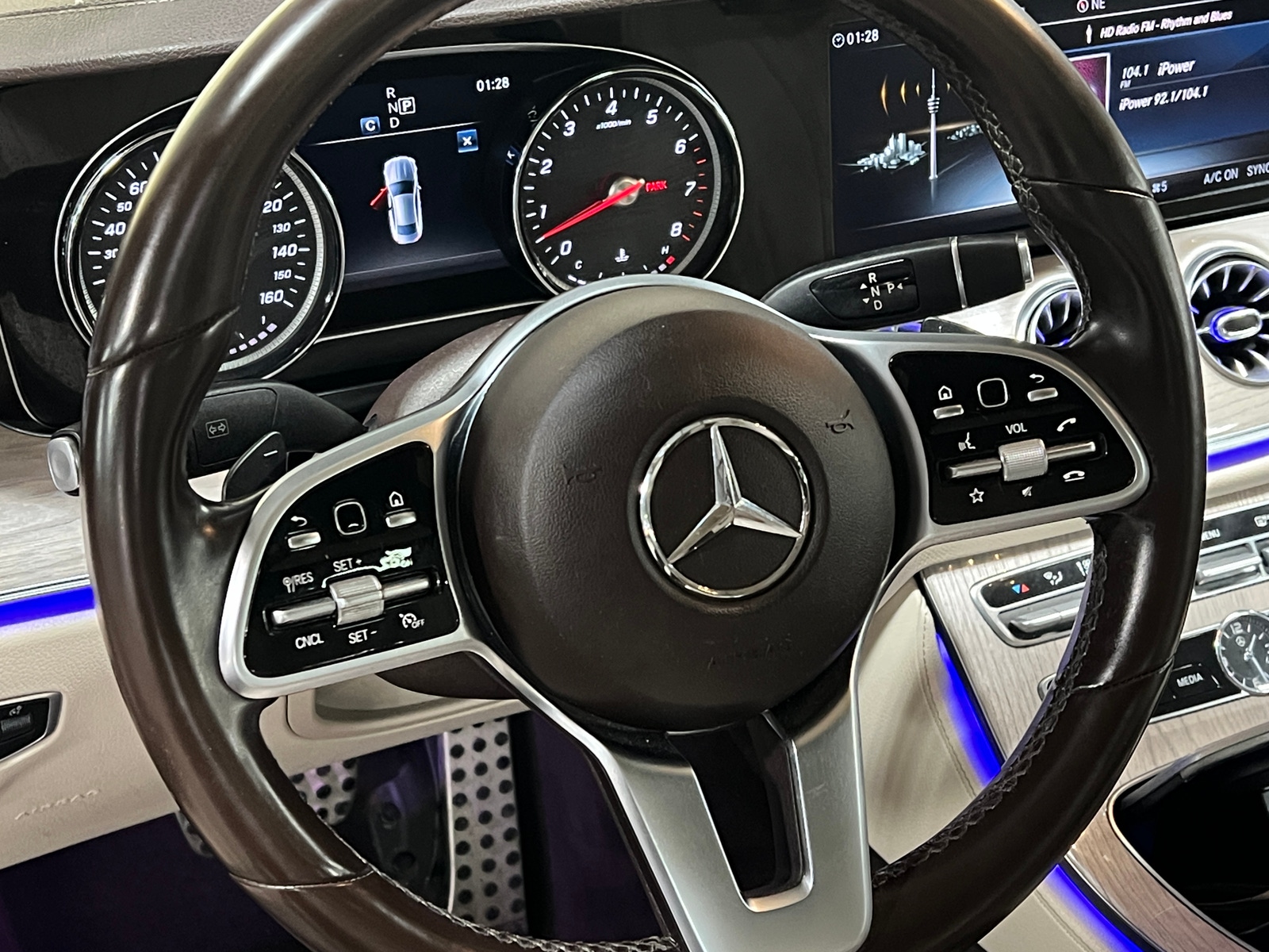 Thumbnail: 2019 Mercedes-Benz E-Class - 4