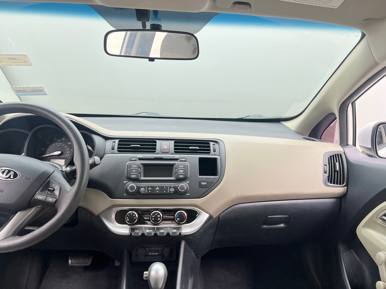 Thumbnail: 2015 Kia Rio - 3