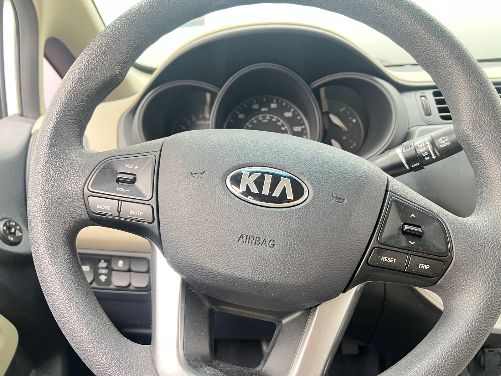 Thumbnail: 2015 Kia Rio - 5