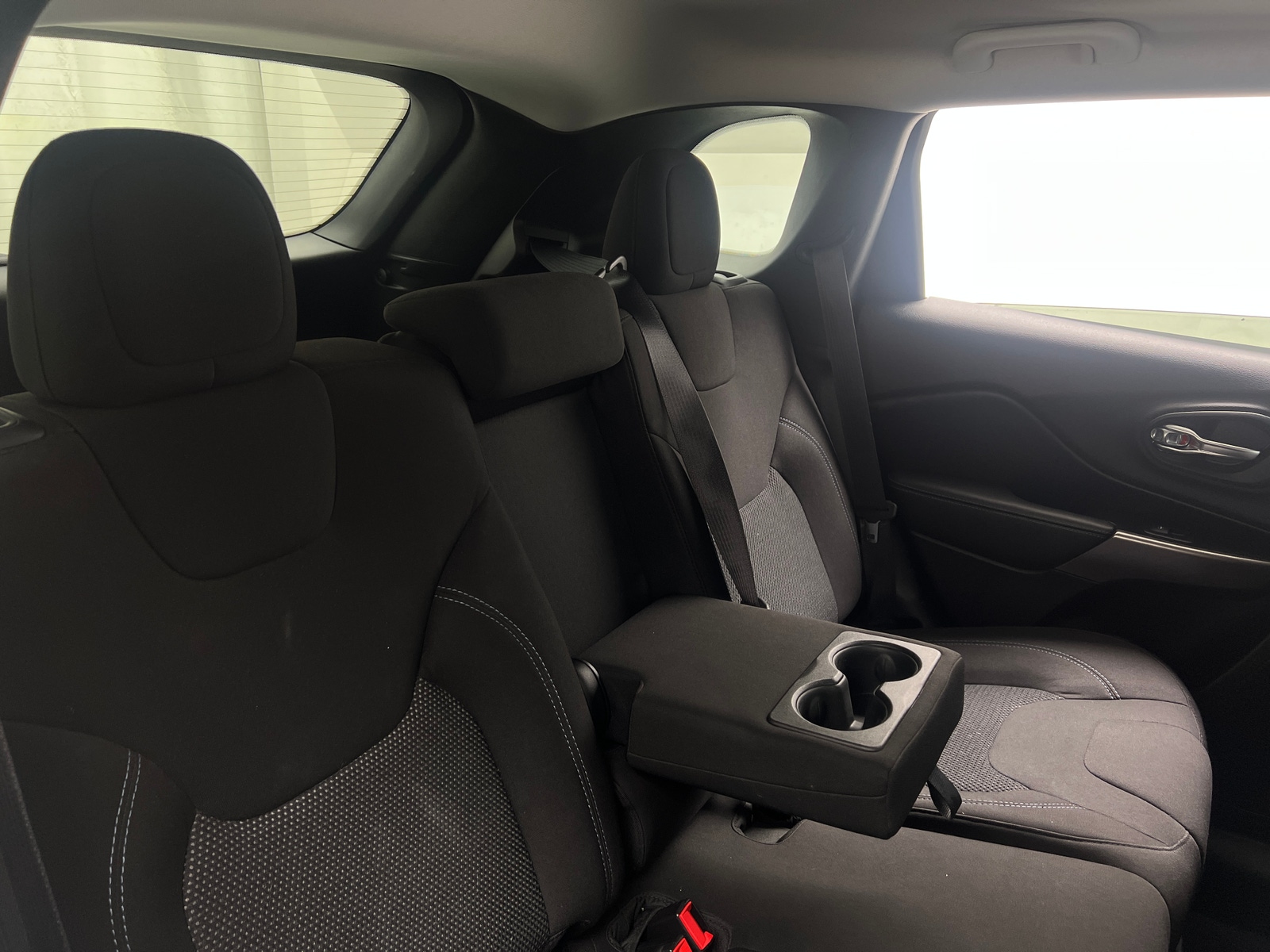 Thumbnail: 2020 Jeep Cherokee - 6