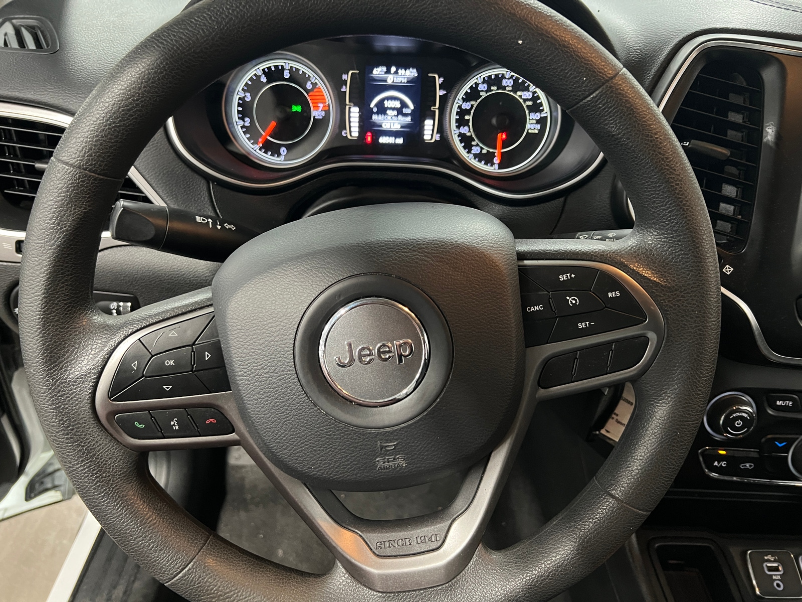 Thumbnail: 2020 Jeep Cherokee - 5