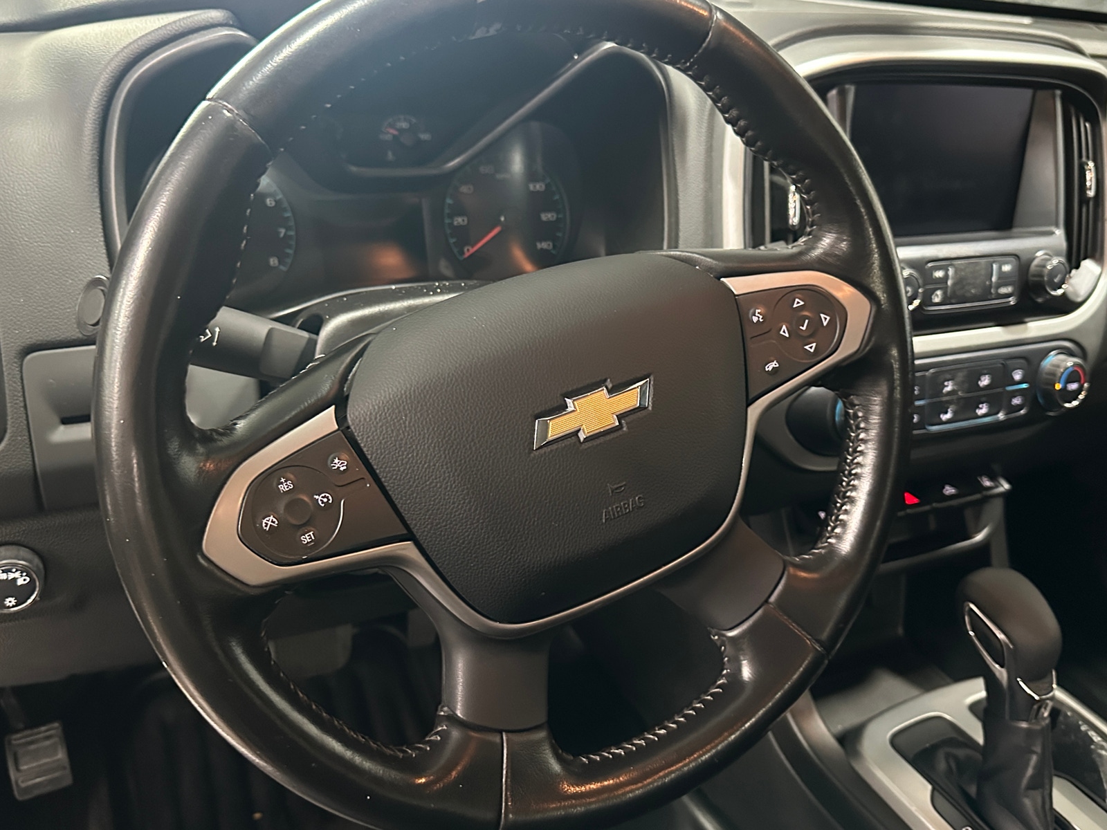 Thumbnail: 2022 Chevrolet Colorado - 5