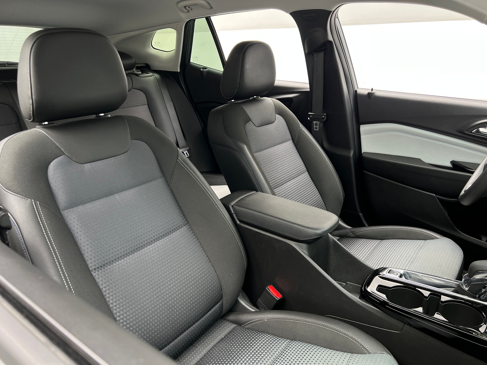 Thumbnail: 2025 Chevrolet Trax - 2