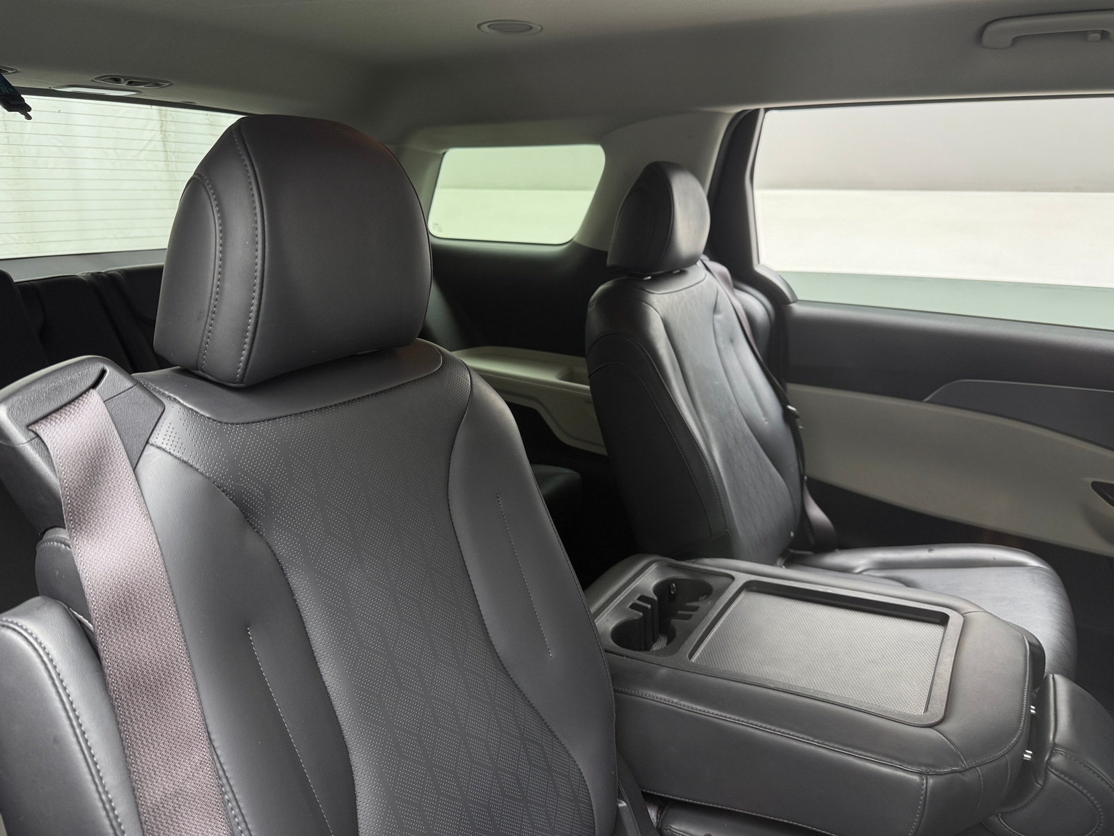 Thumbnail: 2023 Kia Carnival - 5