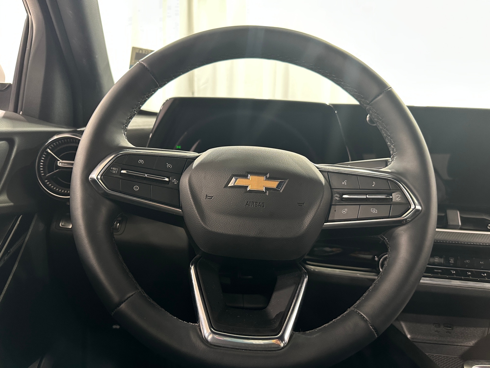 Thumbnail: 2025 Chevrolet Equinox - 5