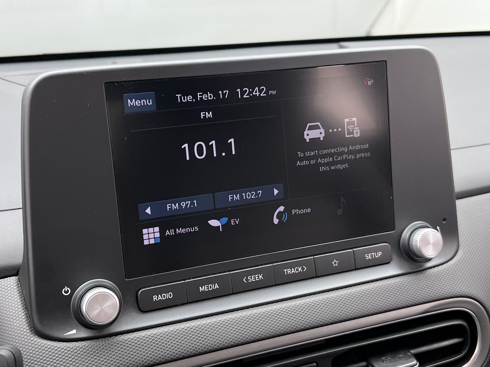 Thumbnail: 2023 Hyundai Kona - 4