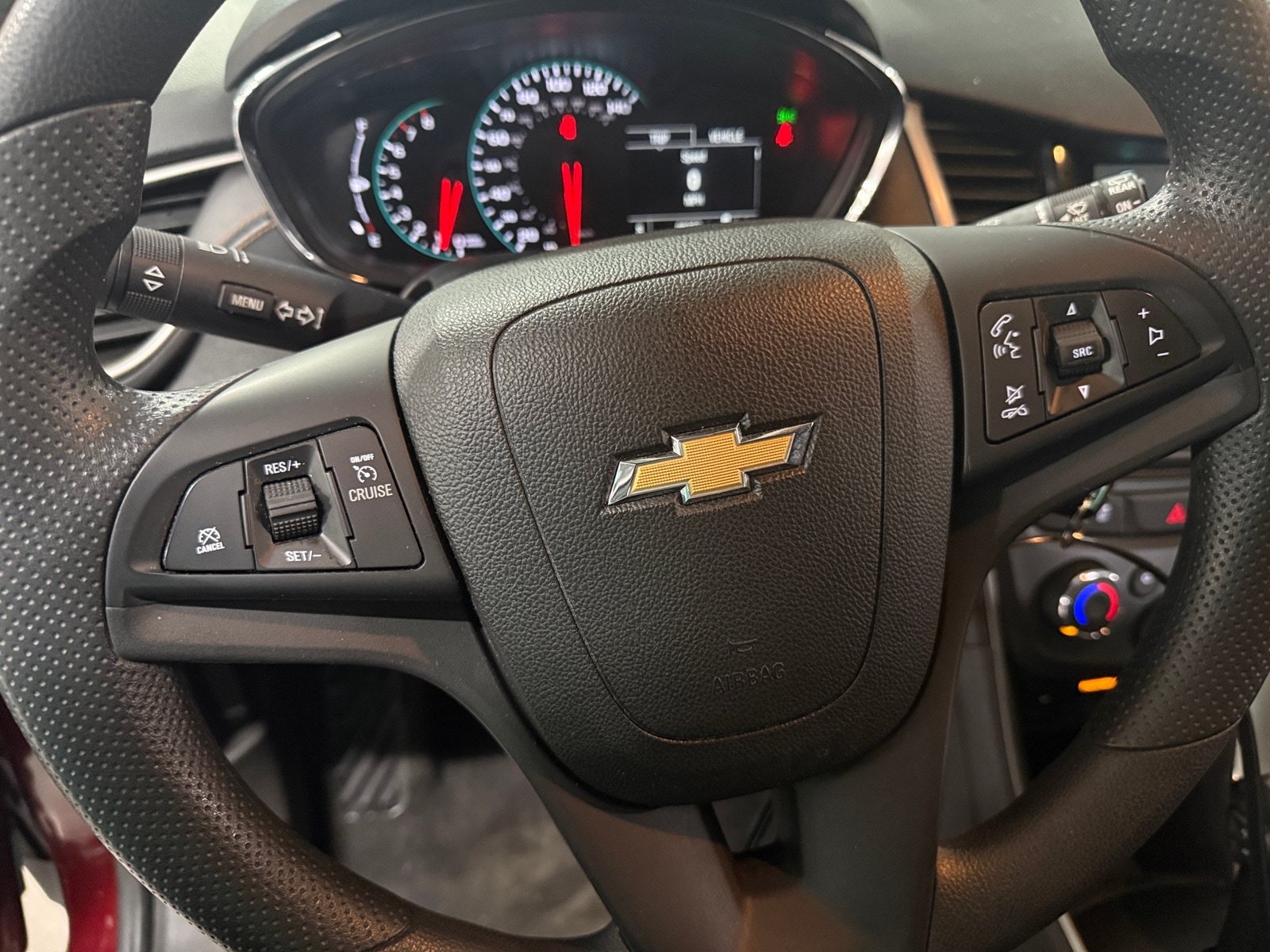 Thumbnail: 2017 Chevrolet Trax - 5