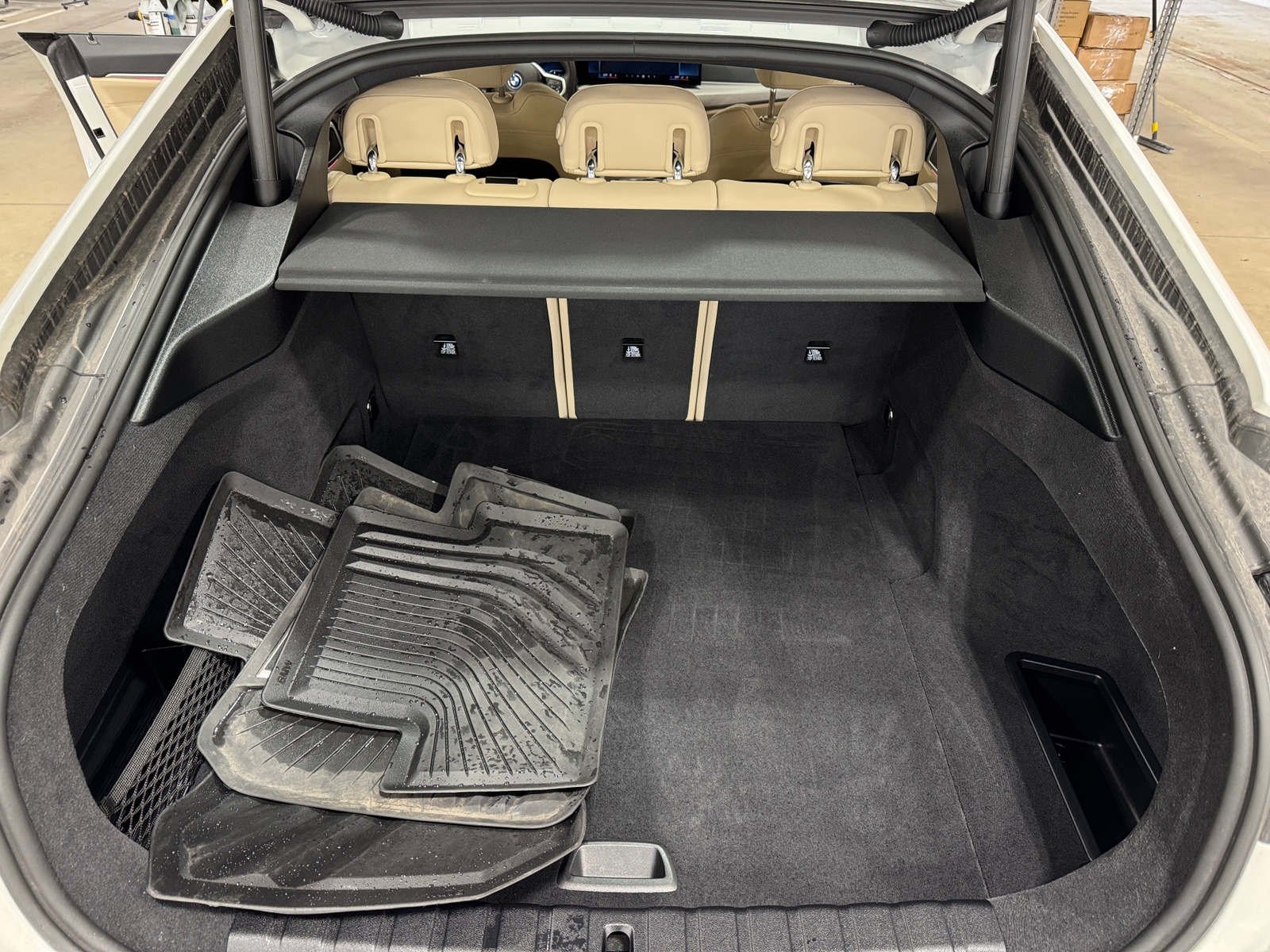 Thumbnail: 2025 BMW i4 - 6