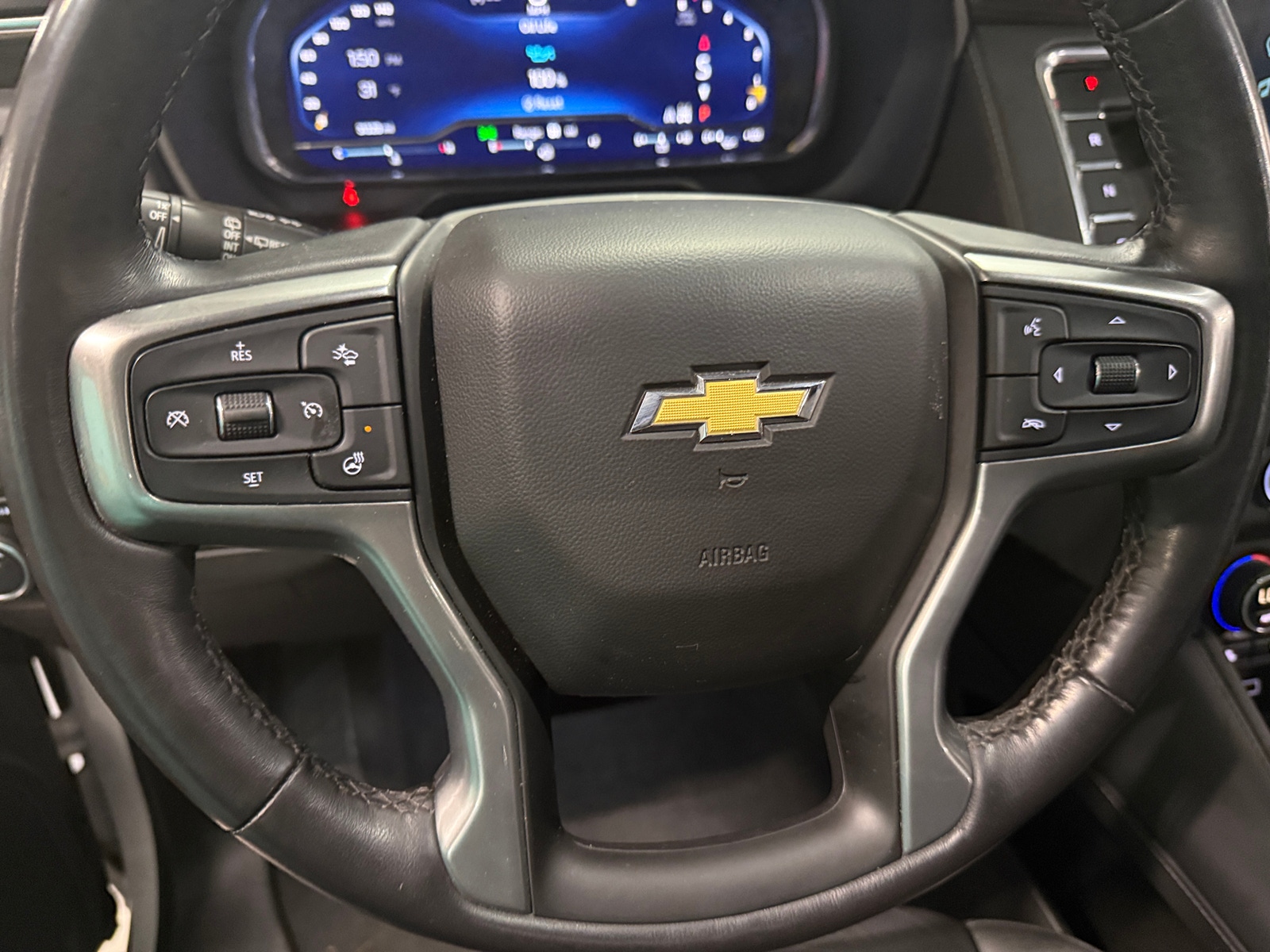 Thumbnail: 2022 Chevrolet Suburban - 4