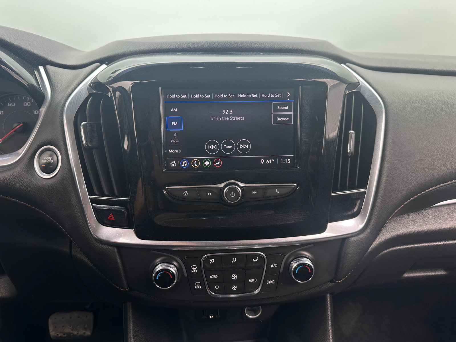 Thumbnail: 2021 Chevrolet Traverse - 4