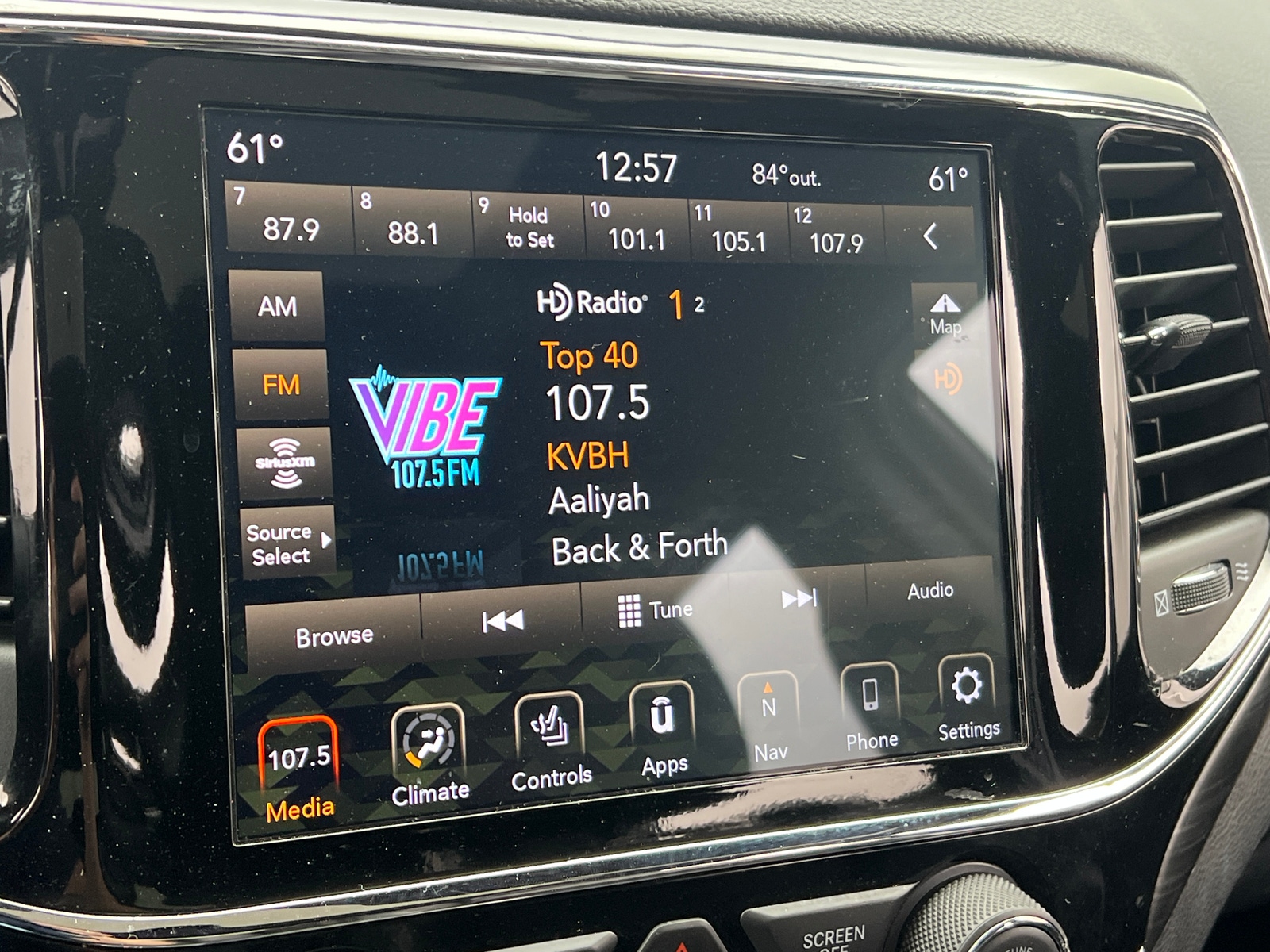 Thumbnail: 2021 Jeep Grand Cherokee - 4