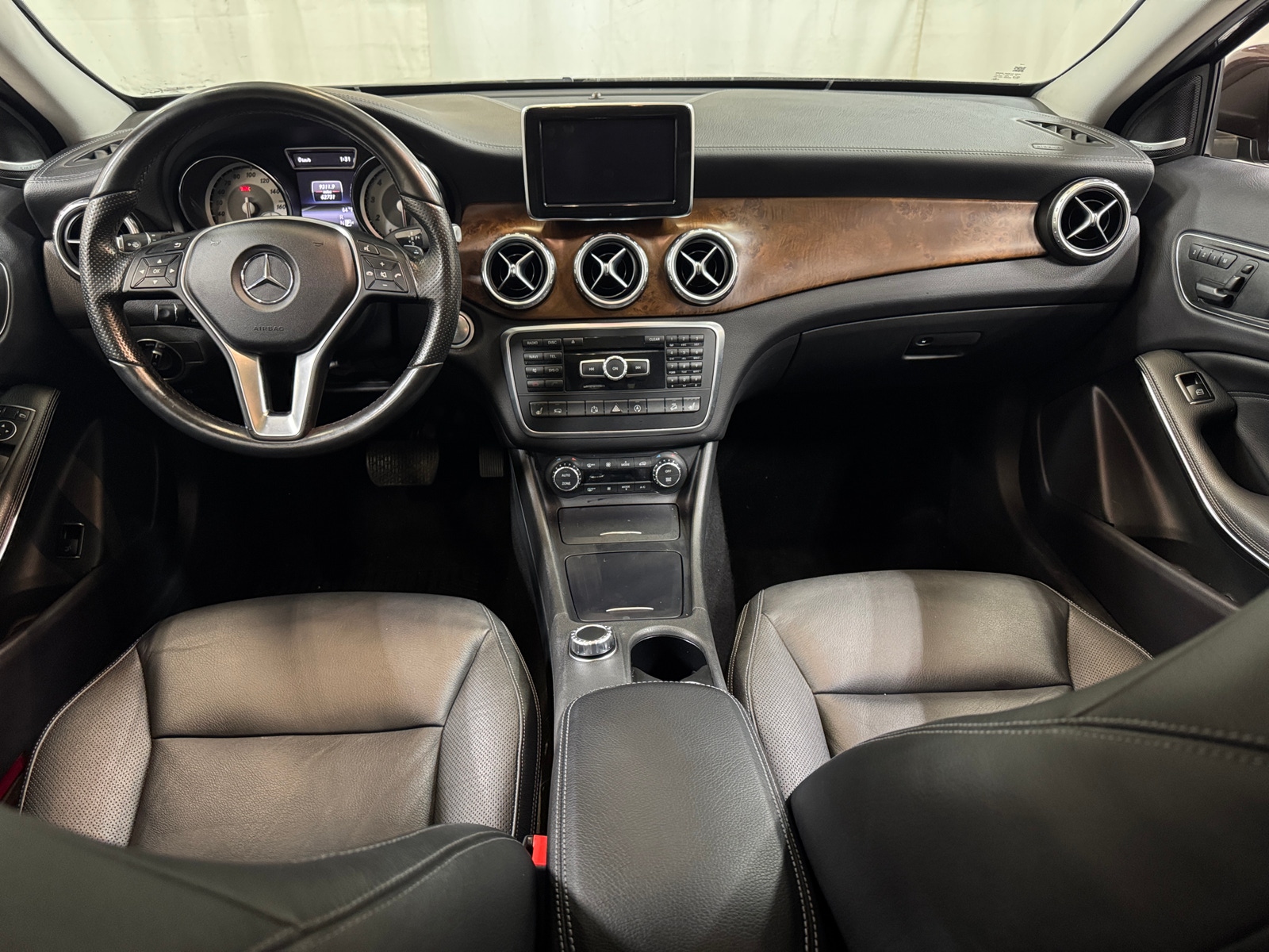 Thumbnail: 2015 Mercedes-Benz GLA - 3