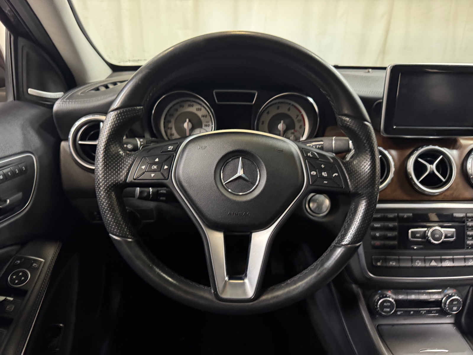 Thumbnail: 2015 Mercedes-Benz GLA - 5