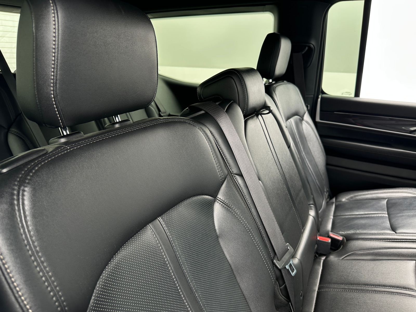 Thumbnail: 2023 Jeep Wagoneer - 5