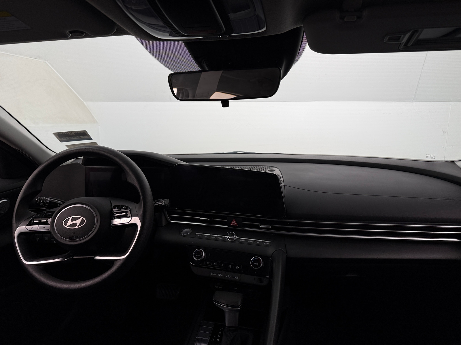 Thumbnail: 2024 Hyundai Elantra - 3