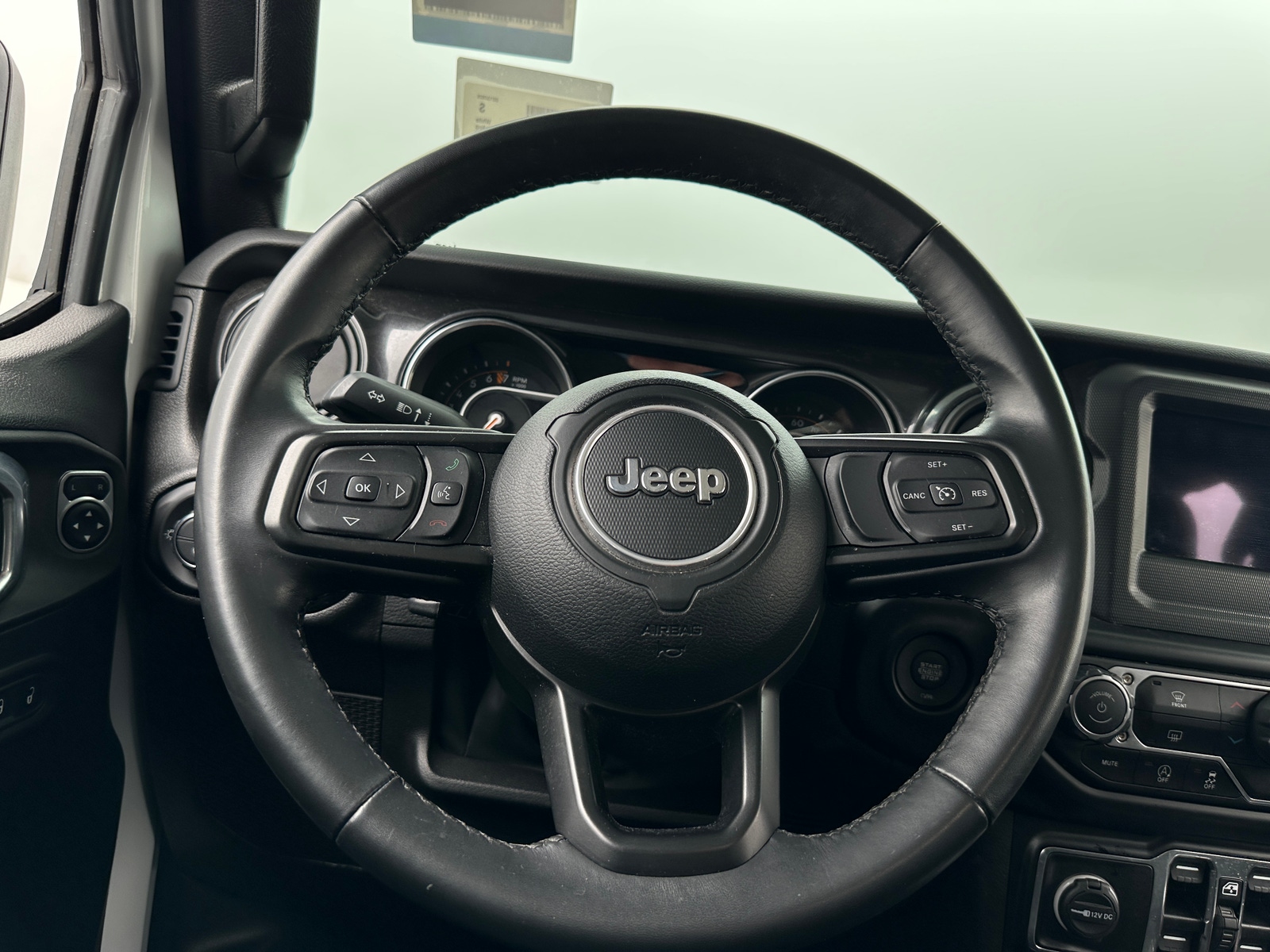 Thumbnail: 2022 Jeep Gladiator - 5