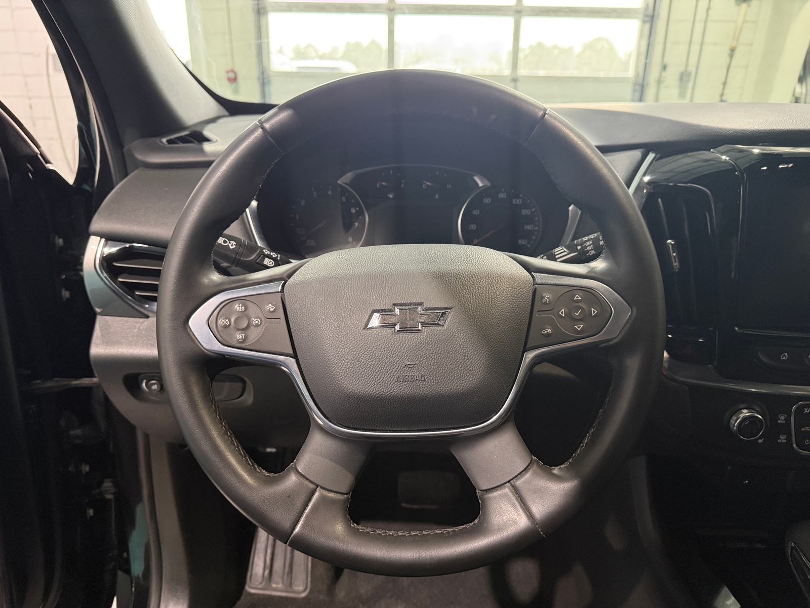 Thumbnail: 2023 Chevrolet Traverse - 5