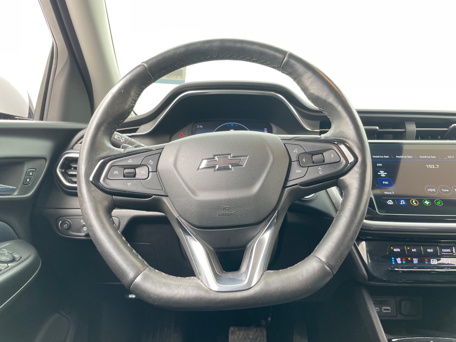 Thumbnail: 2023 Chevrolet Bolt EUV - 4