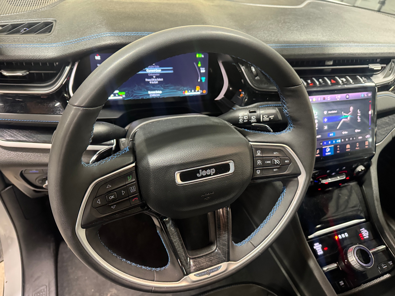 Thumbnail: 2024 Jeep Grand Cherokee - 4