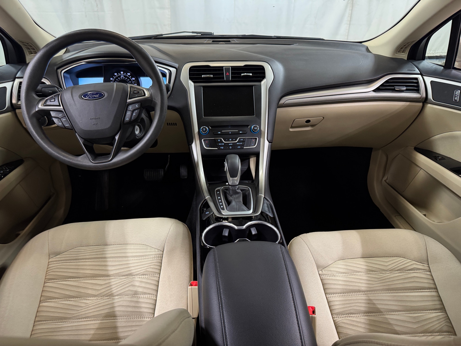 Thumbnail: 2016 Ford Fusion - 3