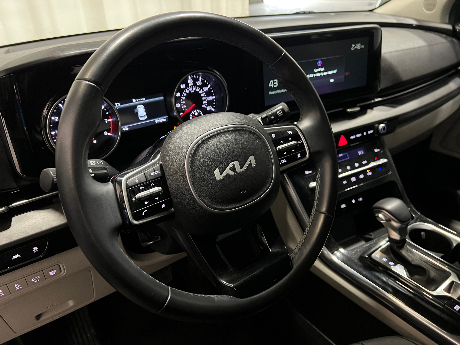 Thumbnail: 2022 Kia Carnival - 4