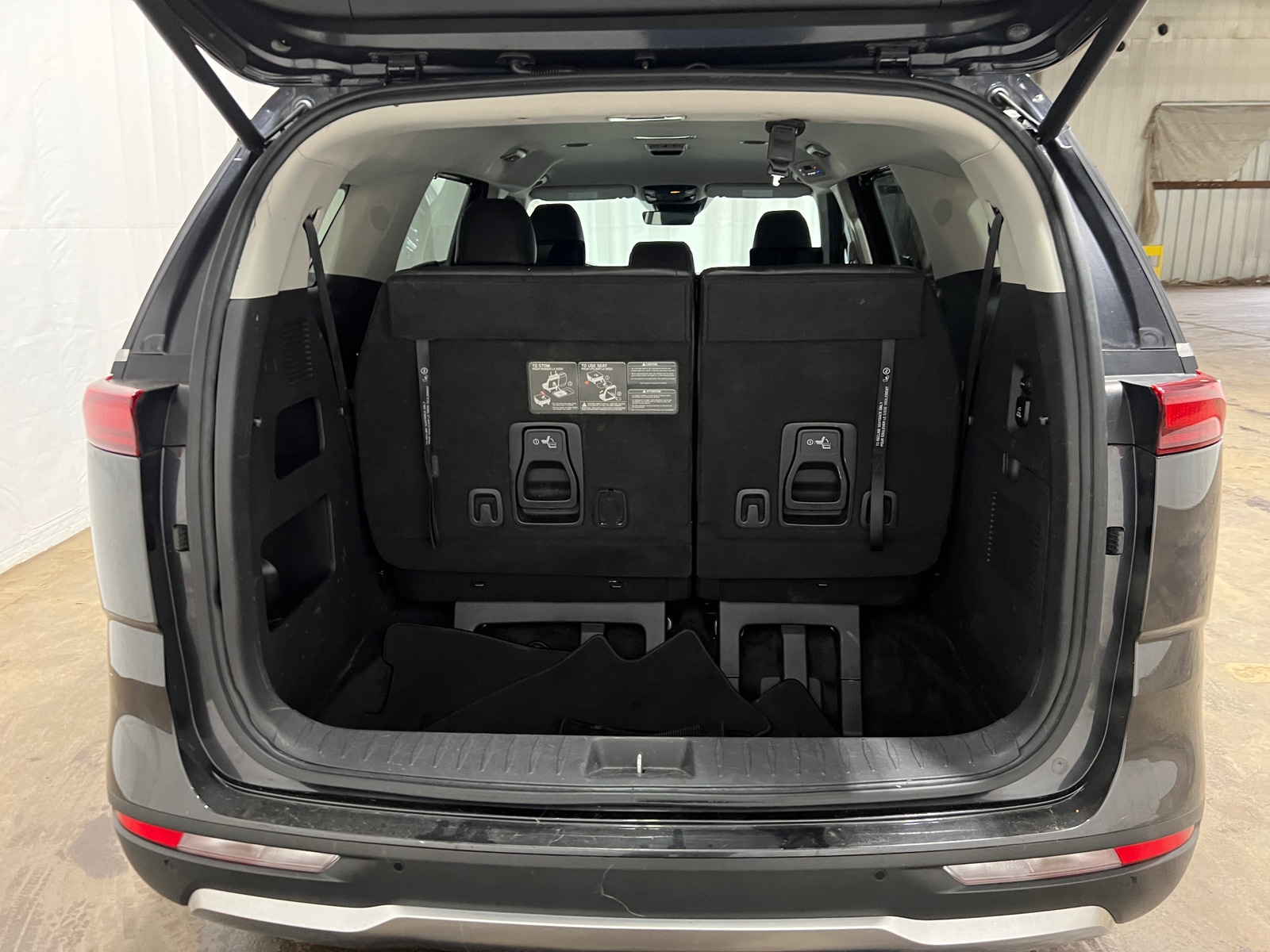 Thumbnail: 2022 Kia Carnival - 6